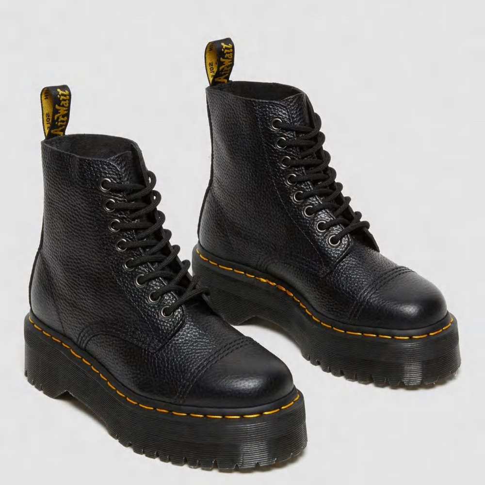 Dr. Martins Sinclair Platform Boot Womens 9